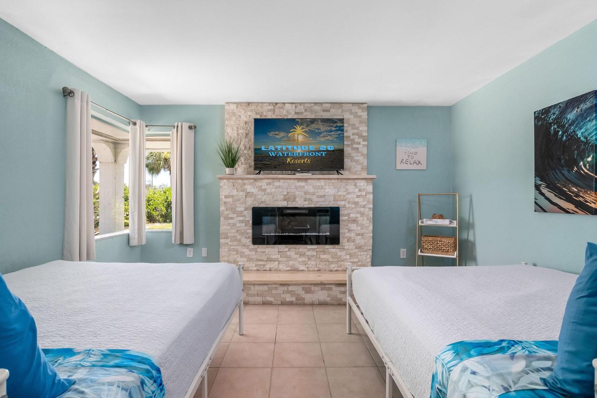 Latitude 26 Waterfront Boutique Resort - Форт Майерс Бийч Екстериор снимка