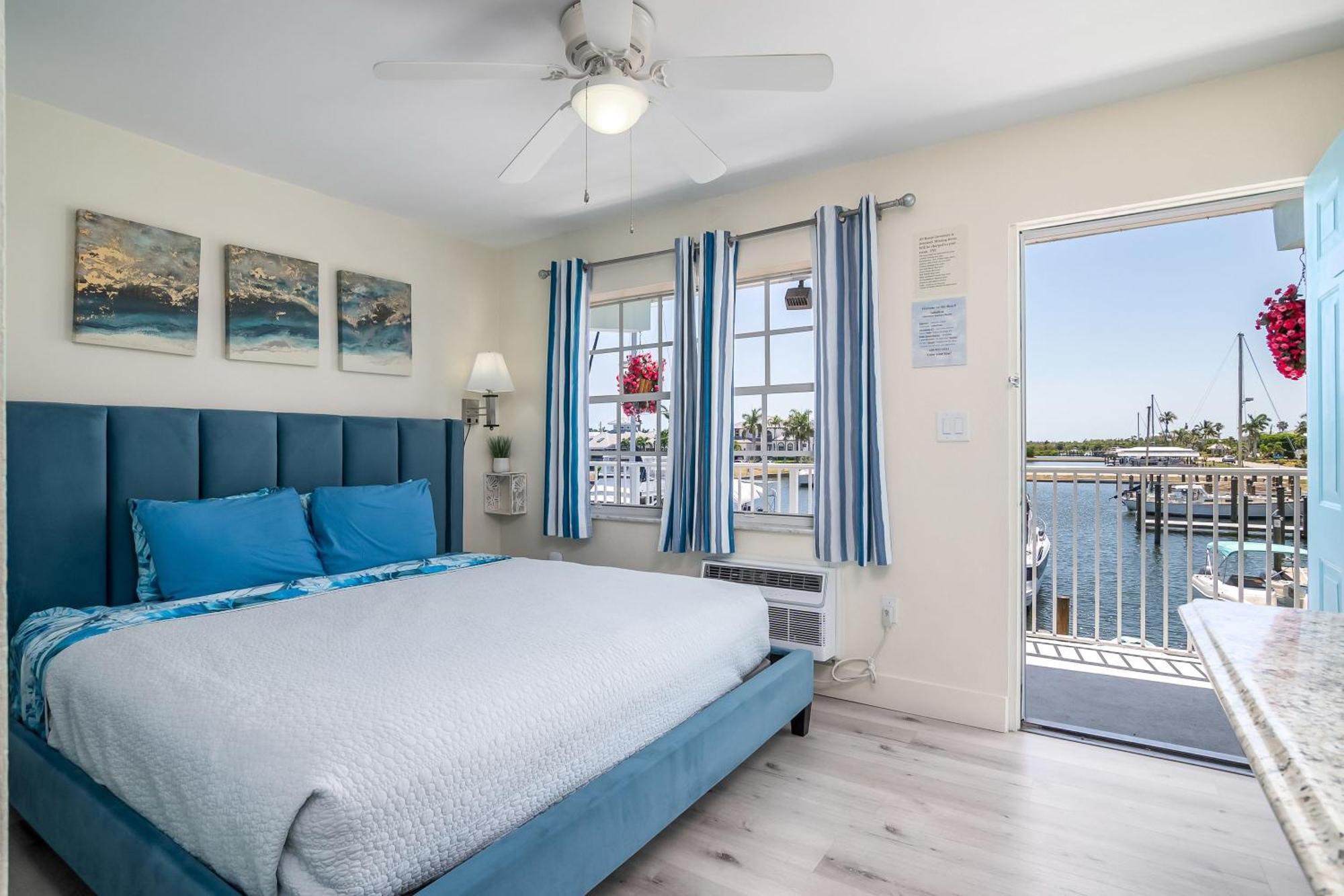 Latitude 26 Waterfront Boutique Resort - Форт Майерс Бийч Екстериор снимка
