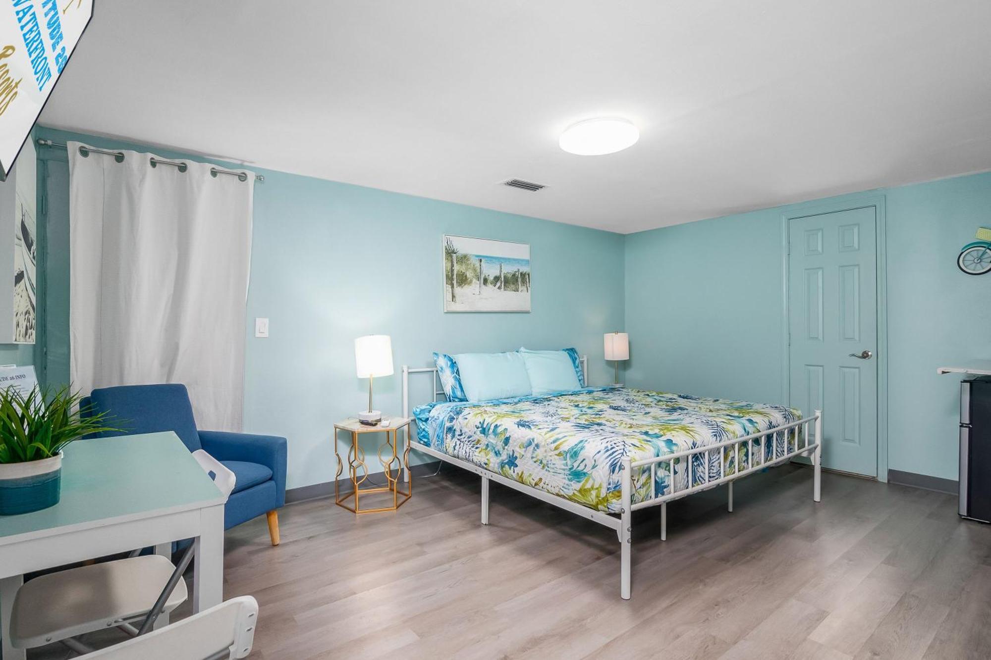 Latitude 26 Waterfront Boutique Resort - Форт Майерс Бийч Екстериор снимка